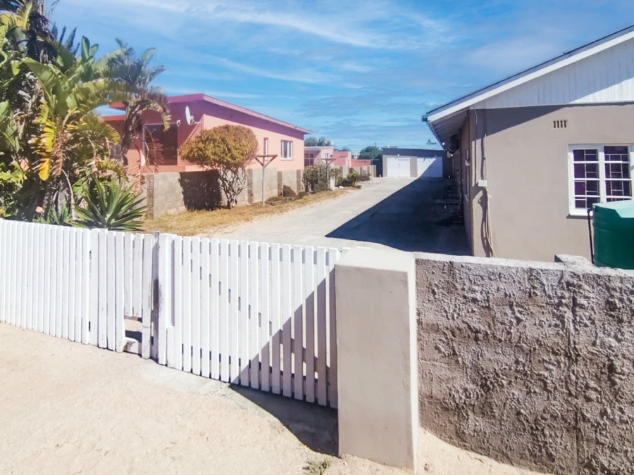 6 Bedroom Property for Sale in Port Nolloth Northern Cape